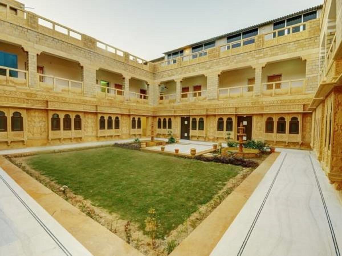 Hotel Neeraj Джайсалмер Экстерьер фото