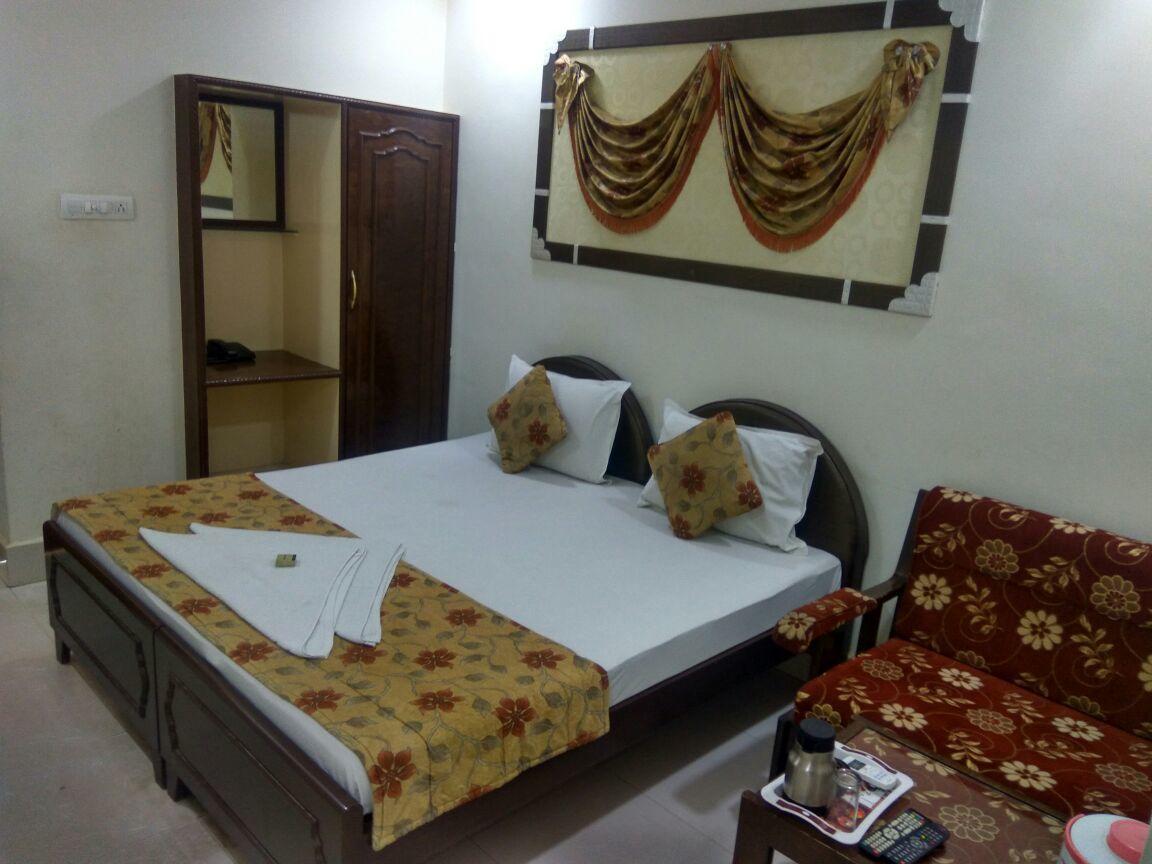 Hotel Neeraj Джайсалмер Экстерьер фото